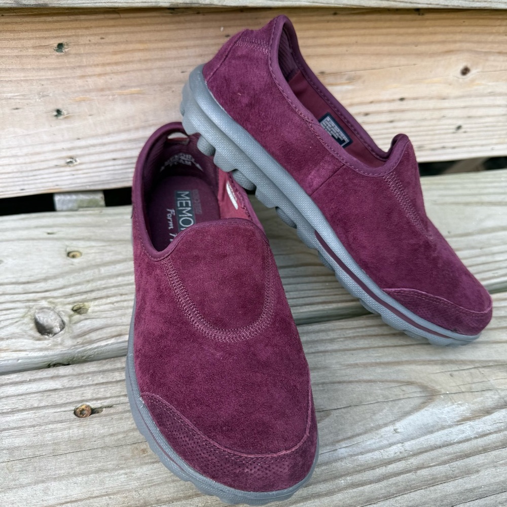 Skechers Suede Go Walk Loafers Flats Walking Shoes Slip On SZ 7.5 Burgundy Wine
